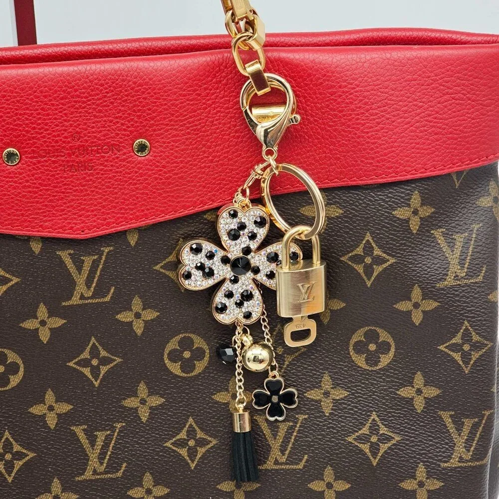 Louis Vuitton Gold Padlock 🔒 Key Set Authentic LV w/ Unbranded Flower Keychain